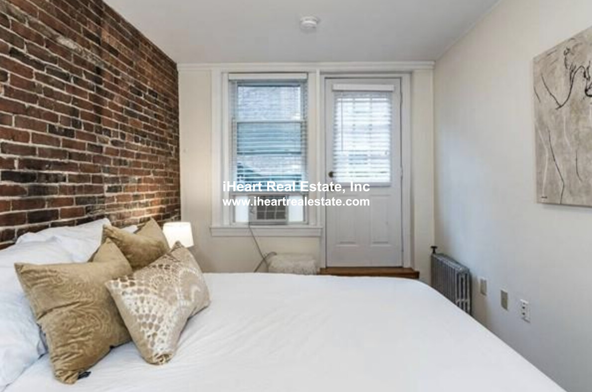 2 bed, 1 bath apartment for rent at 41 Grove St Unit 3, Beacon Hill — photo 7 of 10