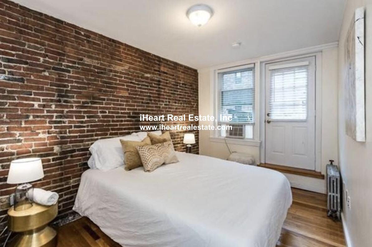 2 bed, 1 bath apartment for rent at 41 Grove St Unit 3, Beacon Hill — photo 6 of 10