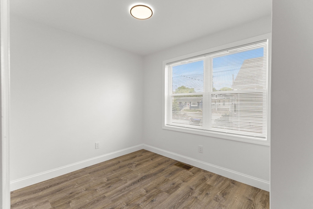 4 bed, 2 bath apartment for rent at 41 Hampton St Unit 1, Providence — photo 33 of 40