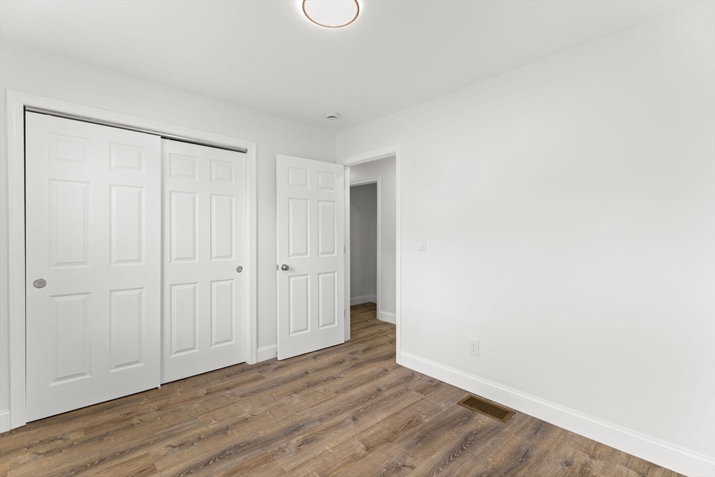 4 bed, 2 bath apartment for rent at 41 Hampton St Unit 1, Providence — photo 14 of 40