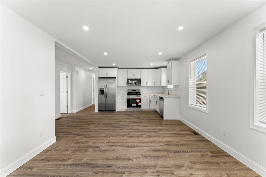4 bed, 2 bath apartment for rent at 41 Hampton St Unit 1, Providence — photo 12 of 40