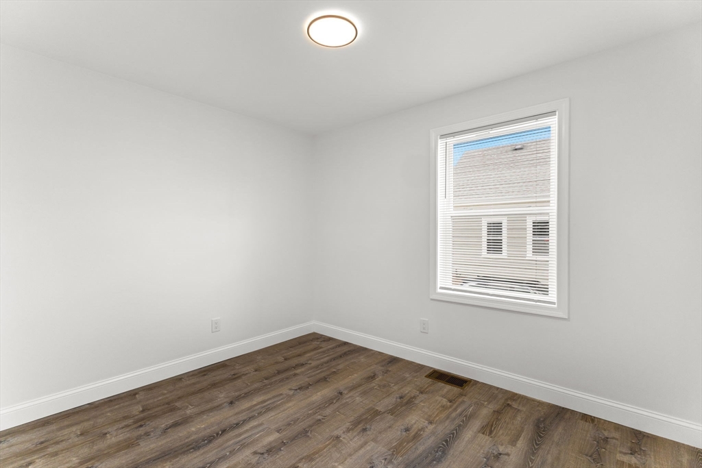 4 bed, 2 bath apartment for rent at 41 Hampton St Unit 1, Providence — photo 17 of 40