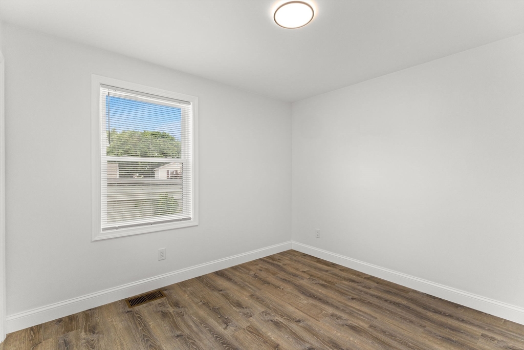 4 bed, 2 bath apartment for rent at 41 Hampton St Unit 1, Providence — photo 35 of 40