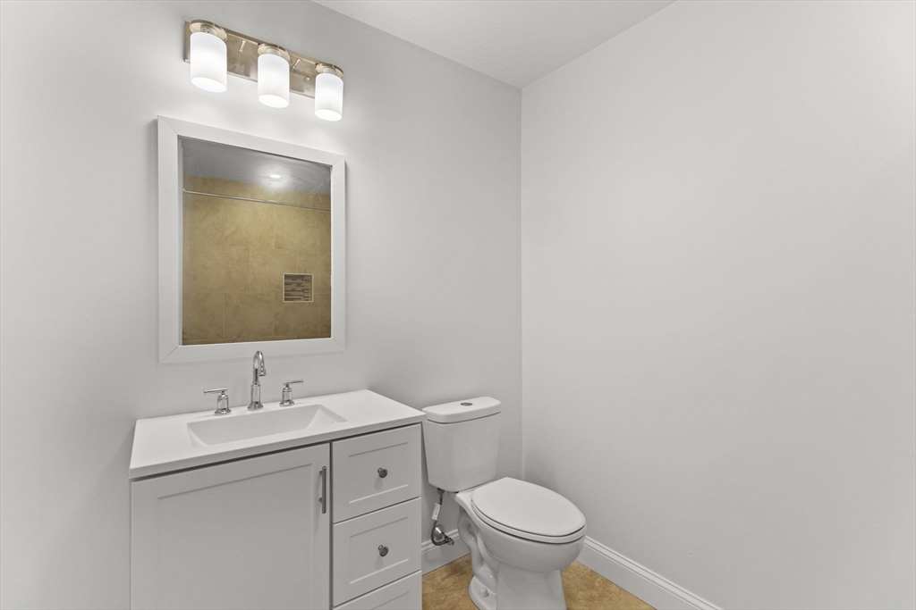 4 bed, 2 bath apartment for rent at 41 Hampton St Unit 1, Providence — photo 20 of 40