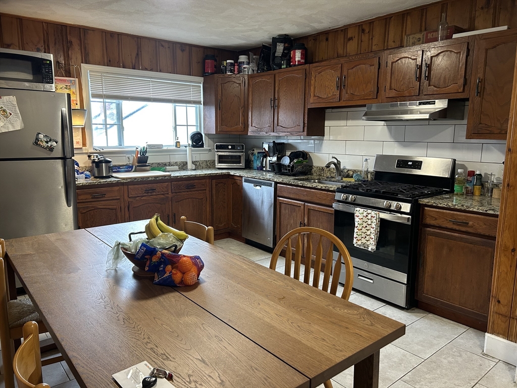 4 bed, 1 bath apartment for rent at 41 Hancock Ave Unit U2, Medford — photo 2 of 15