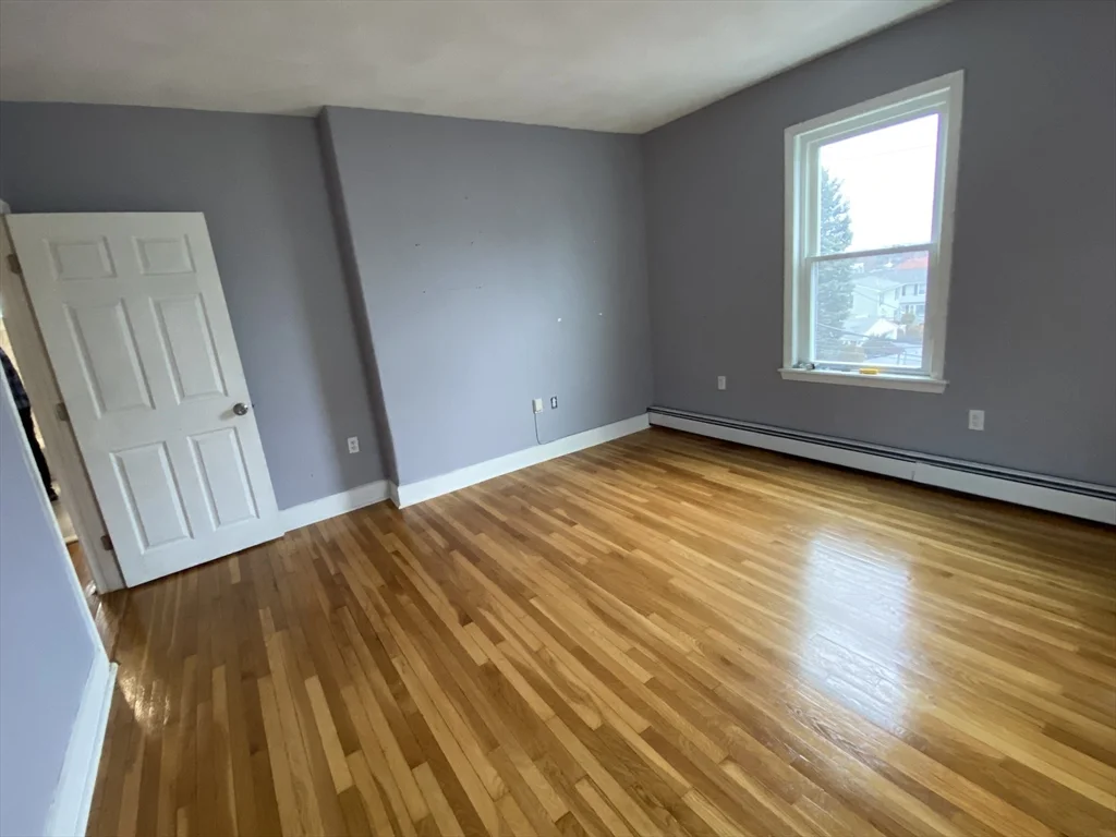 5 bed, 1 bath apartment for rent at 41 Hancock Ave Unit UNIT2, Medford — photo 4 of 12