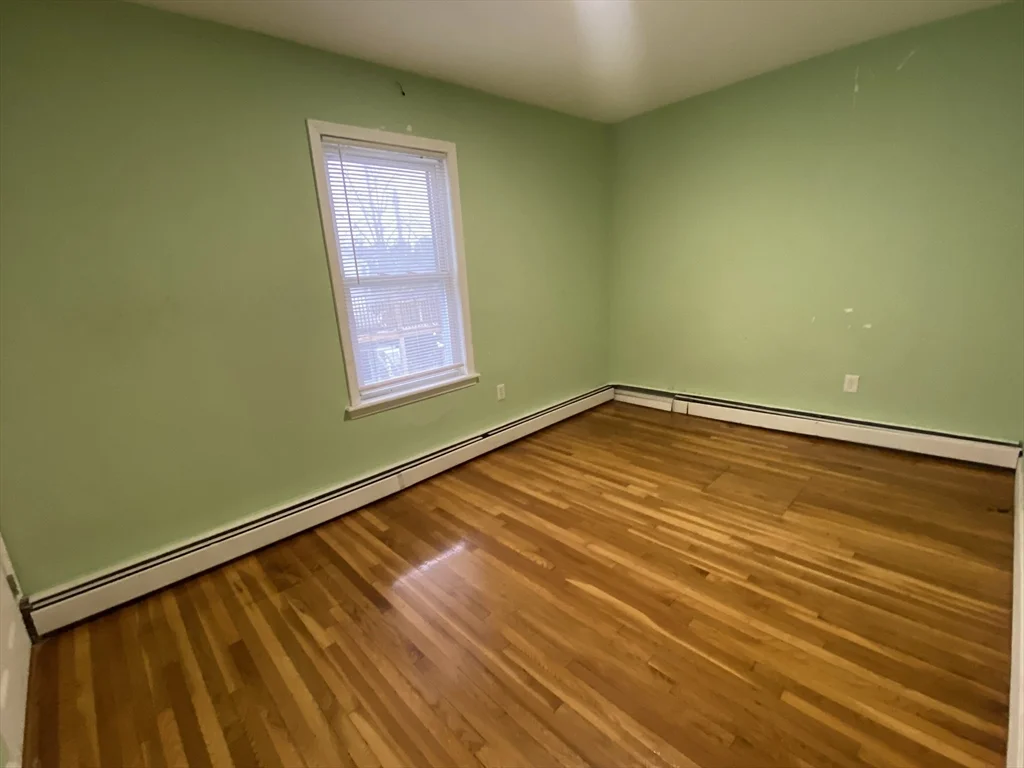5 bed, 1 bath apartment for rent at 41 Hancock Ave Unit UNIT2, Medford — photo 3 of 12