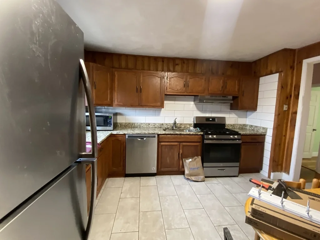 5 bed, 1 bath apartment for rent at 41 Hancock Ave Unit UNIT2, Medford — photo 2 of 12