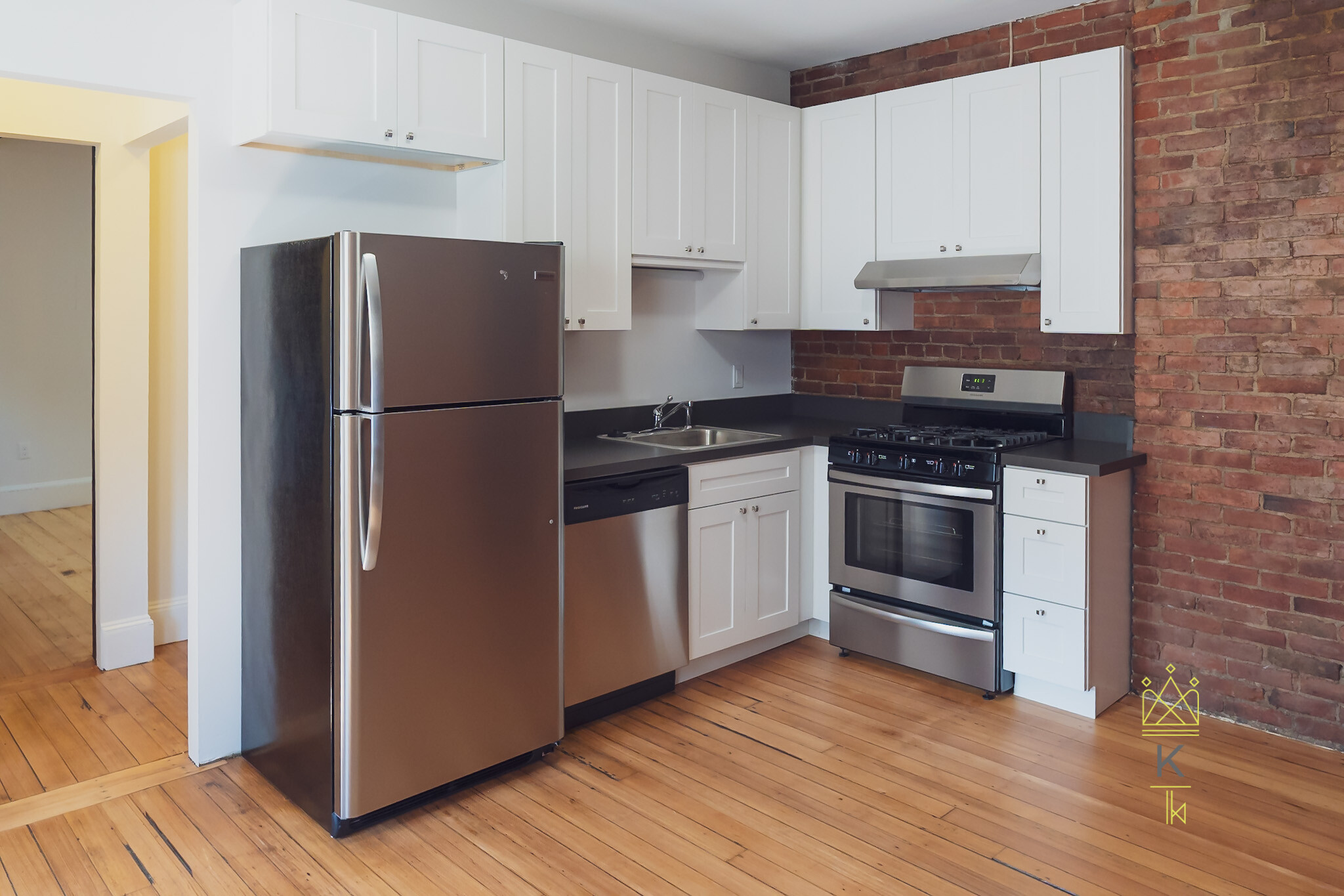 3 bed, 1.5 bath apartment for rent at 41 Harvard St Unit 3, Brookline Village — photo 1 of 21