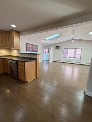 3 bed, 1 bath apartment for rent at 41 Hathaway Ave, Centerville (Bvly) — photo 9 of 20