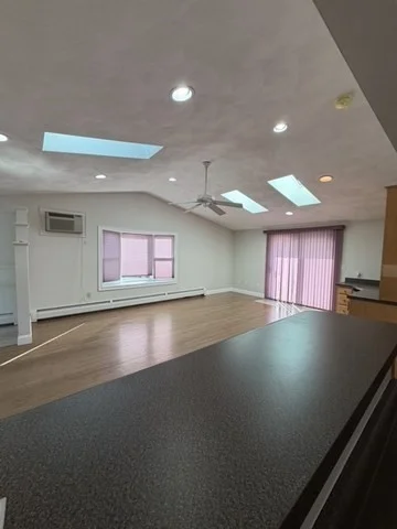 3 bed, 1 bath apartment for rent at 41 Hathaway Ave, Centerville (Bvly) — photo 10 of 20