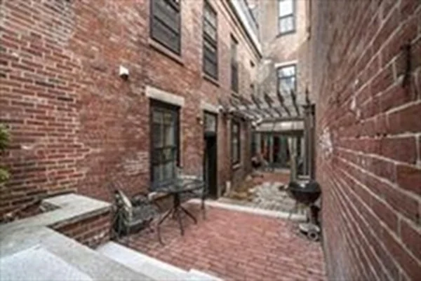1 bed, 1 bath apartment for rent at 41 Haven St Unit B-6, South End — photo 13 of 15