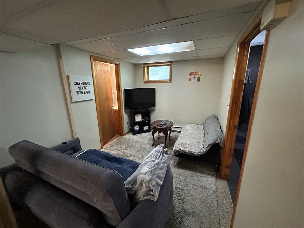 1 bed, 1 bath apartment for rent at 41 Hull St Unit B, Belmont — photo 1 of 14