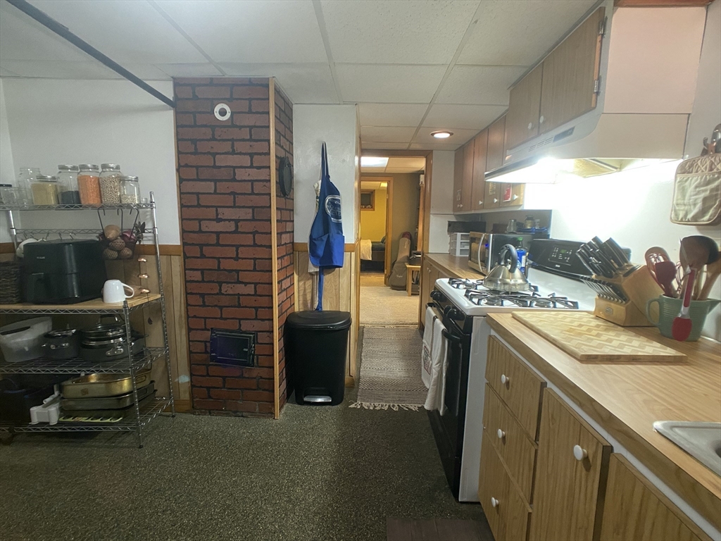 1 bed, 1 bath apartment for rent at 41 Hull St Unit B, Belmont — photo 8 of 14
