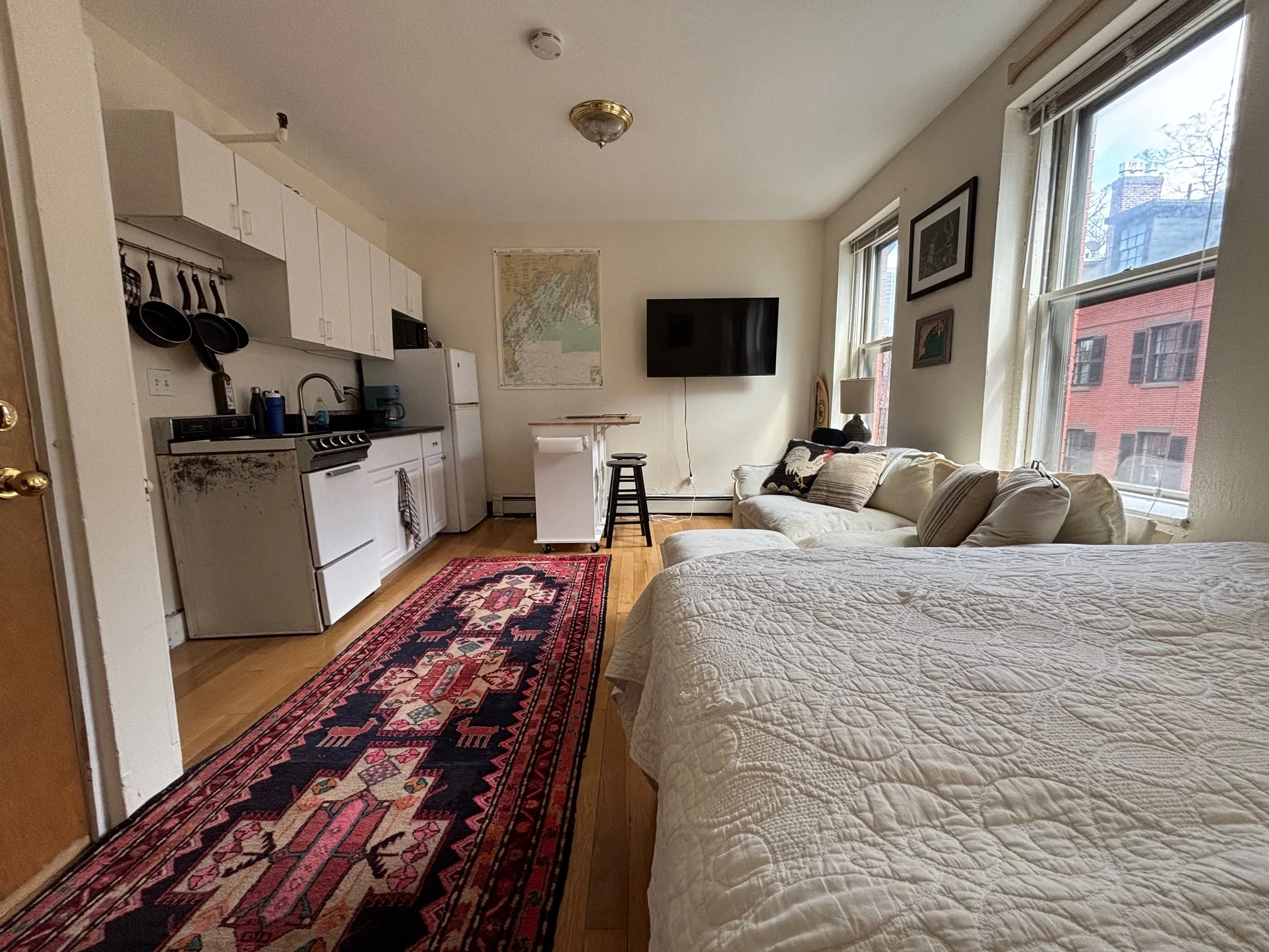 Studio bed, 1 bath apartment for rent at 41 Irving St Unit 3, Beacon Hill — photo 4 of 7