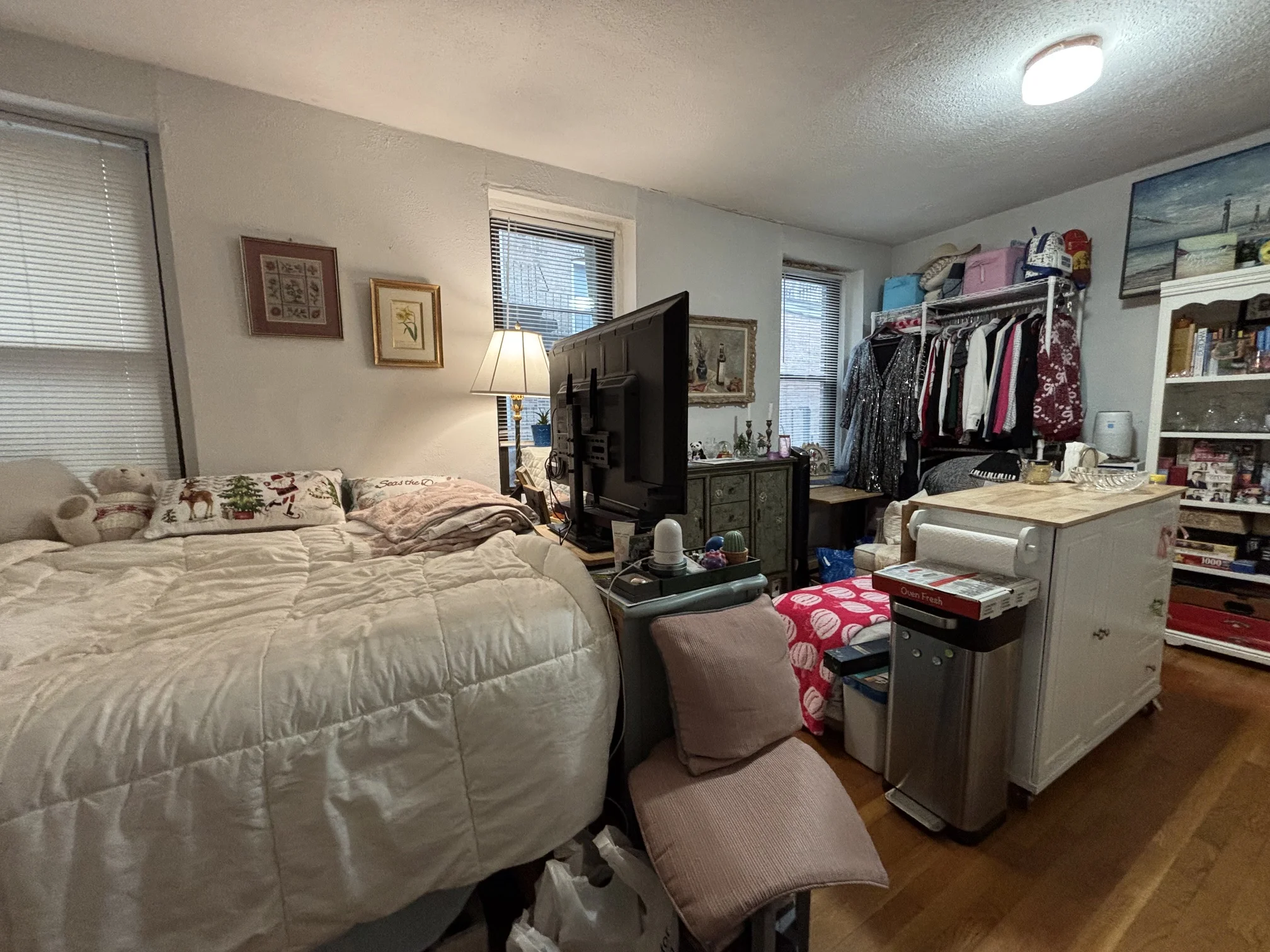 Studio bed, 1 bath apartment for rent at 41 Irving St Unit 4, Beacon Hill — photo 2 of 7