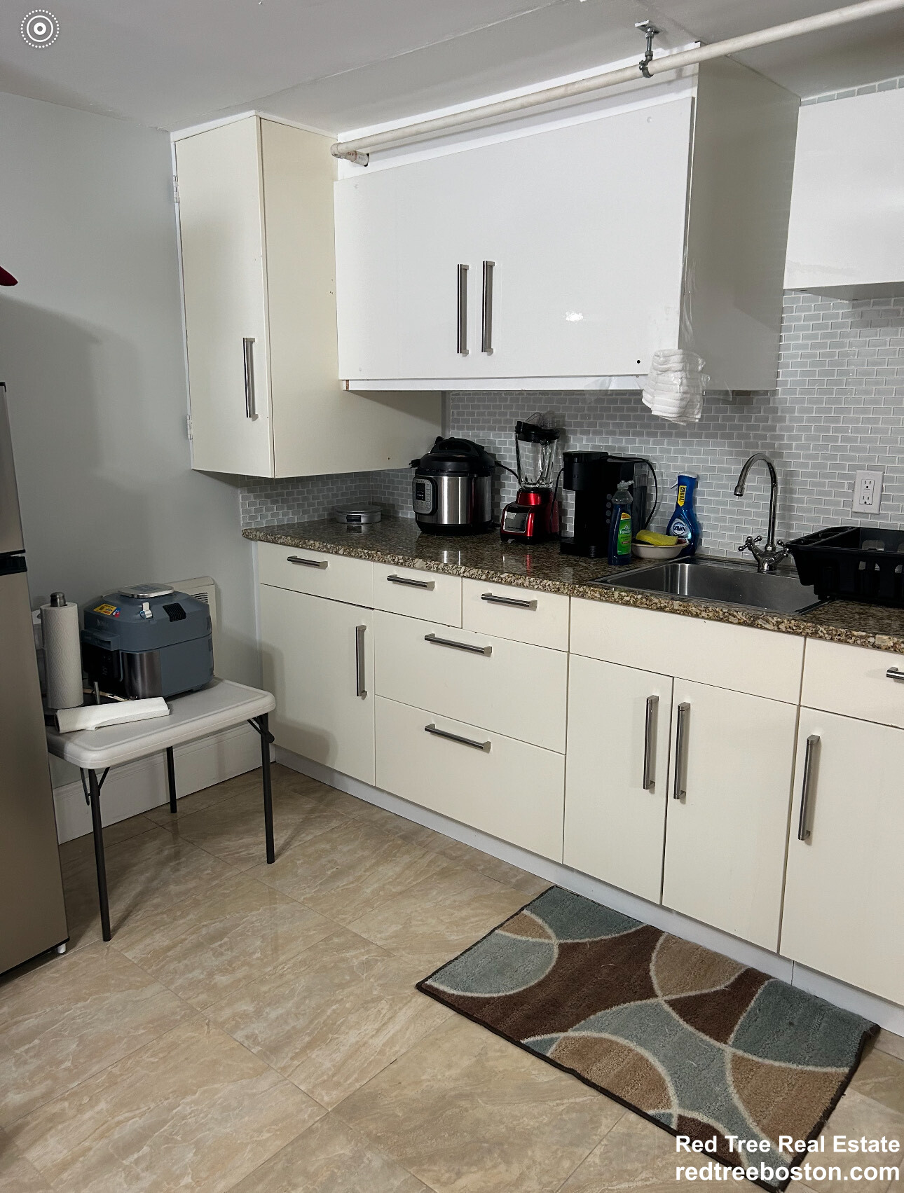 Studio bed, 1 bath apartment for rent at 41 Lane Park, Brighton — photo 1 of 2