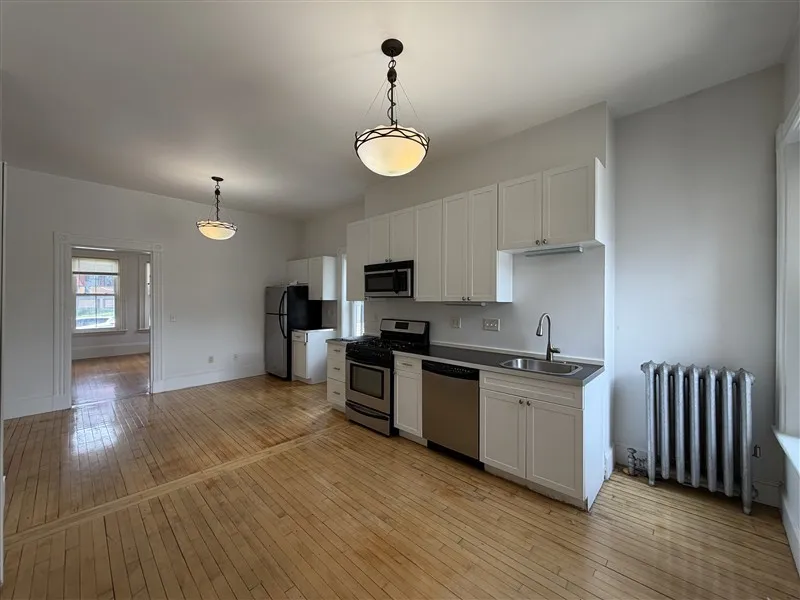 1 bed, 1 bath apartment for rent at 41 Laurel St Unit 1, Ward Two
