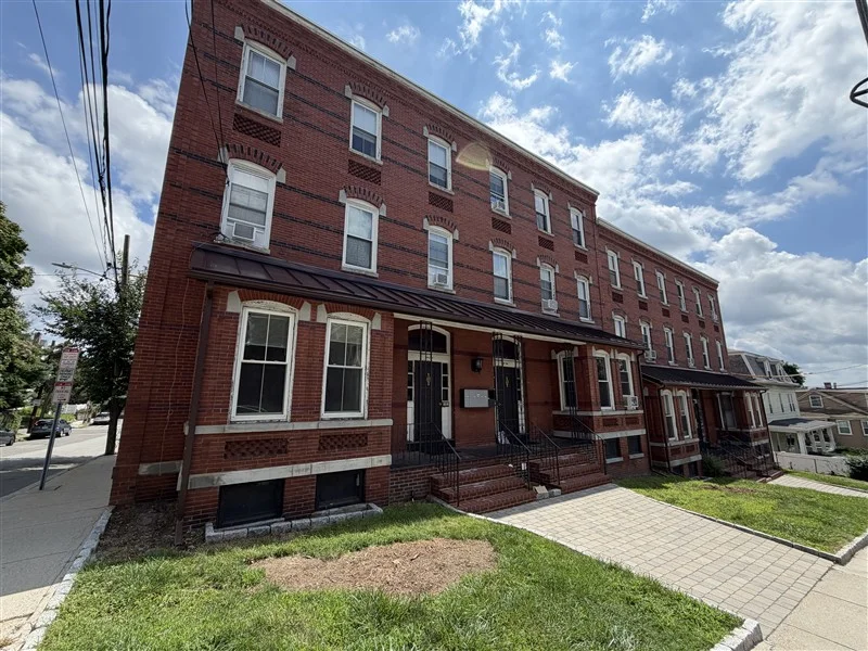 1 bed, 1 bath apartment for rent at 41 Laurel St Unit 1, Ward Two — photo 11 of 11
