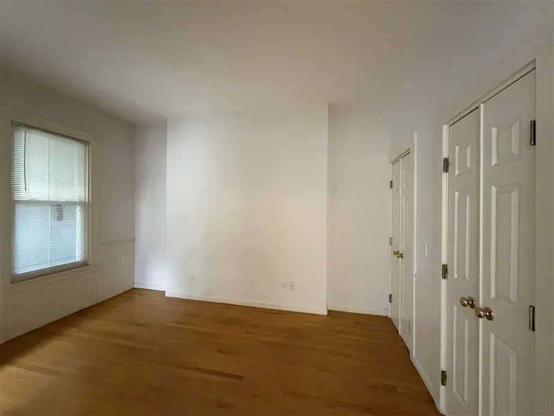 1 bed, 1 bath apartment for rent at 41 Laurel St Unit 1, Ward Two — photo 7 of 11