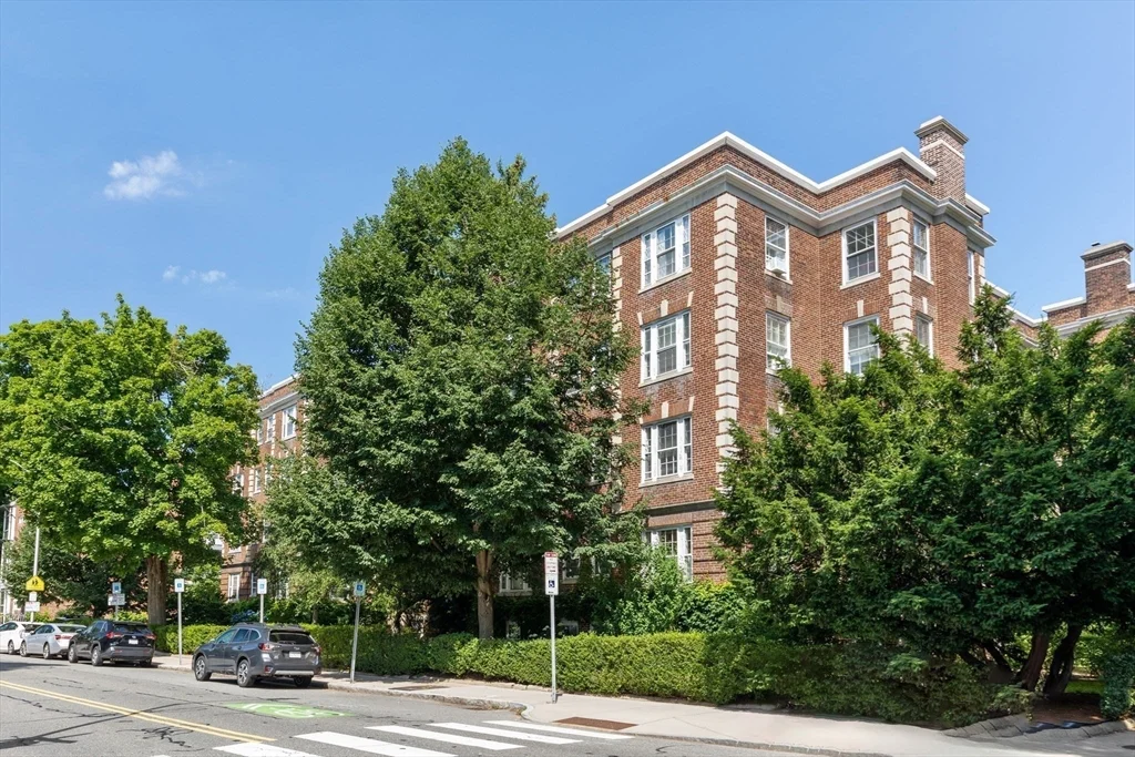 1 bed, 1 bath apartment for rent at 41 Linnaean Unit 32, Avon Hill — photo 15 of 15