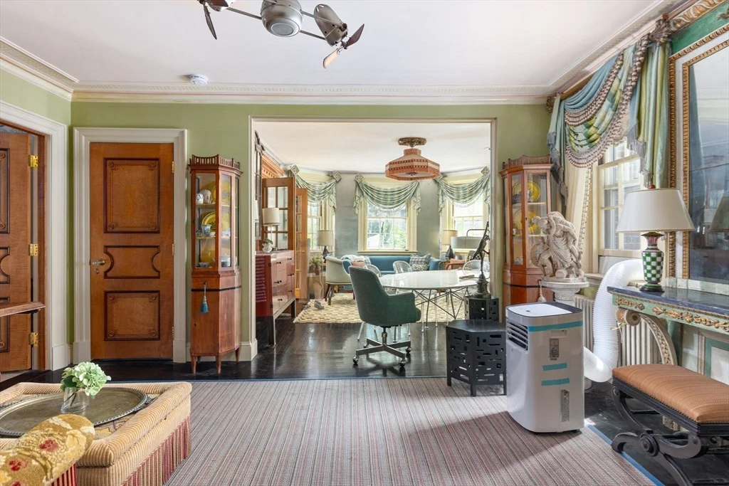 1 bed, 1 bath apartment for rent at 41 Linnaean Unit 32, Avon Hill — photo 5 of 15