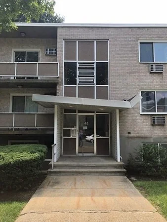 2 bed, 1 bath apartment for rent at 41 Lionel Ave Unit D, Waltham — photo 3 of 19