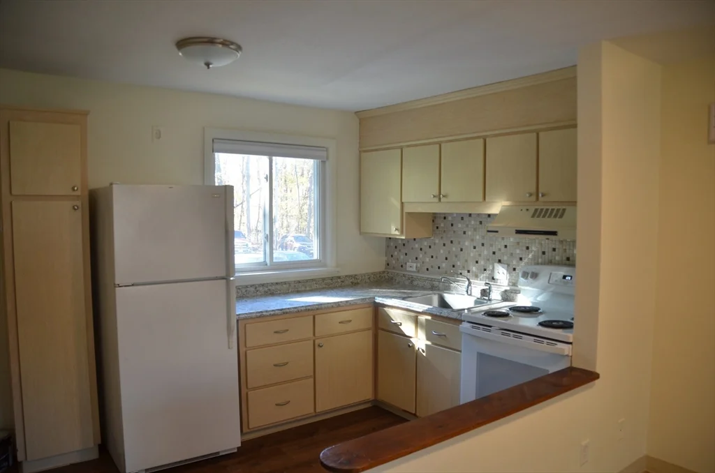 2 bed, 1 bath apartment for rent at 41 Lionel Ave Unit D, Waltham — photo 7 of 19