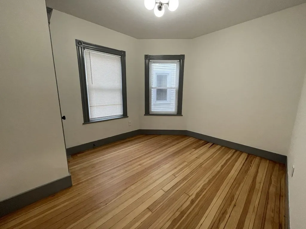 4 bed, 2 bath apartment for rent at 41 Long Ave Unit 1, Allston — photo 7 of 8