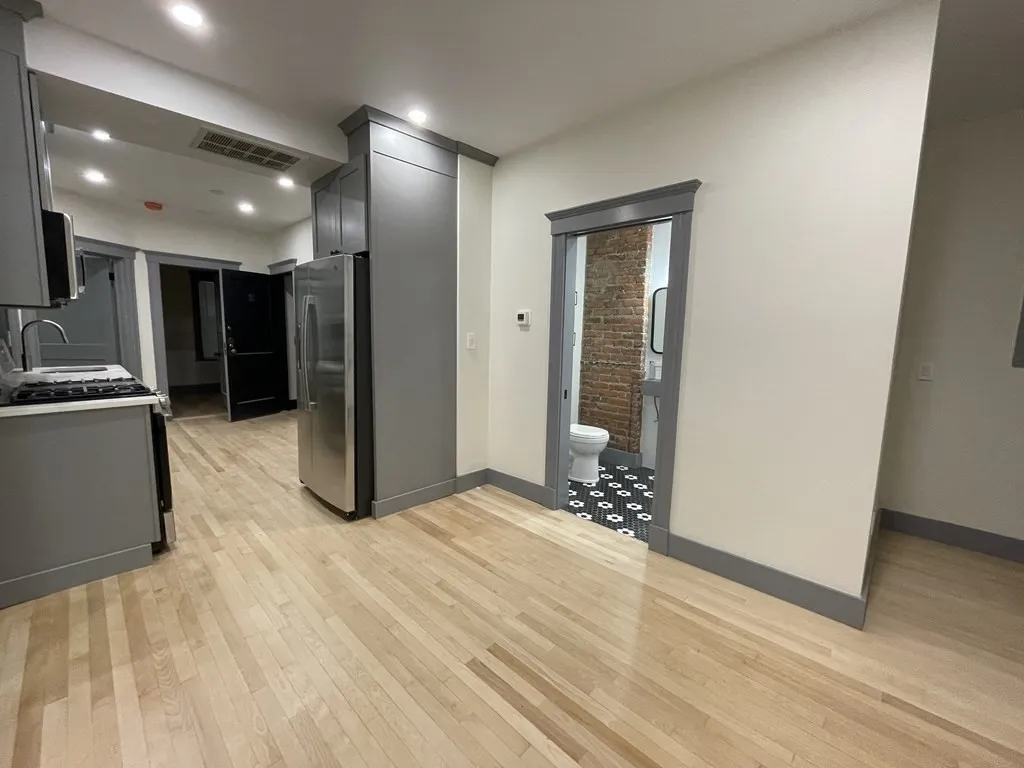 4 bed, 2 bath apartment for rent at 41 Long Ave Unit 1, Allston — photo 4 of 8