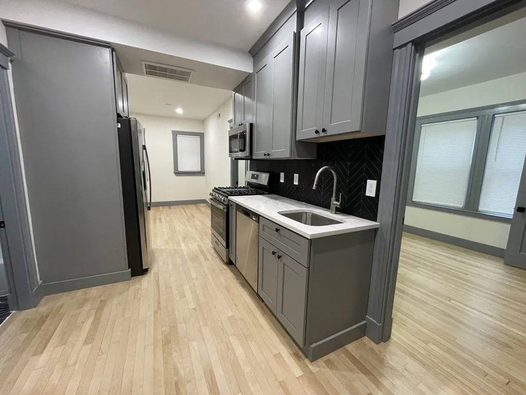 4 bed, 2 bath apartment for rent at 41 Long Ave Unit 1, Allston — photo 2 of 8