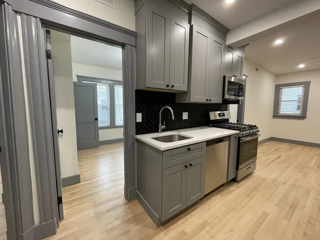 4 bed, 2 bath apartment for rent at 41 Long Ave Unit 1, Allston — photo 3 of 8