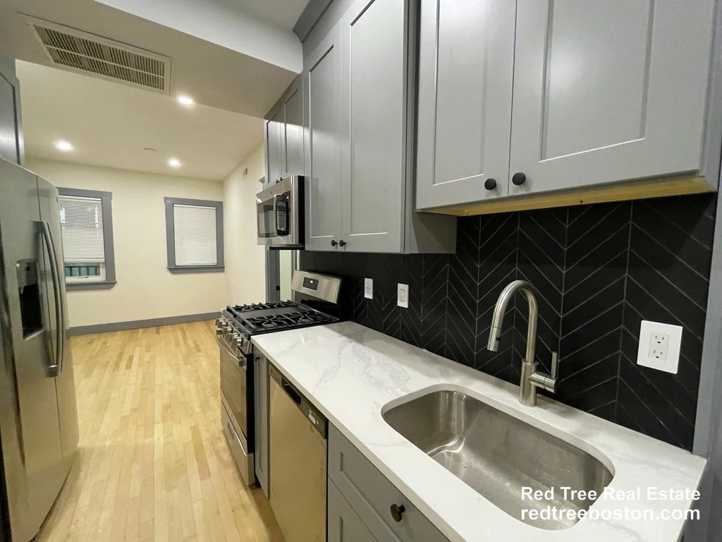 4 bed, 2 bath apartment for rent at 41 Long Ave Unit 2A, Brighton — photo 2 of 11