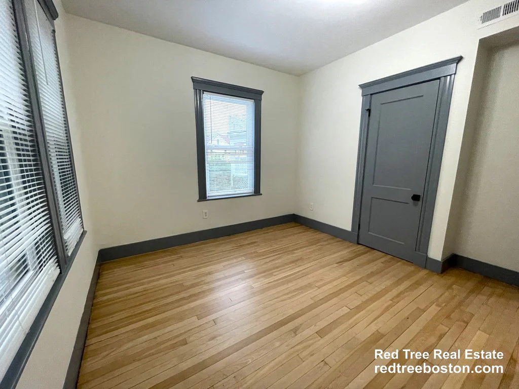 4 bed, 2 bath apartment for rent at 41 Long Ave Unit 2A, Brighton — photo 6 of 11