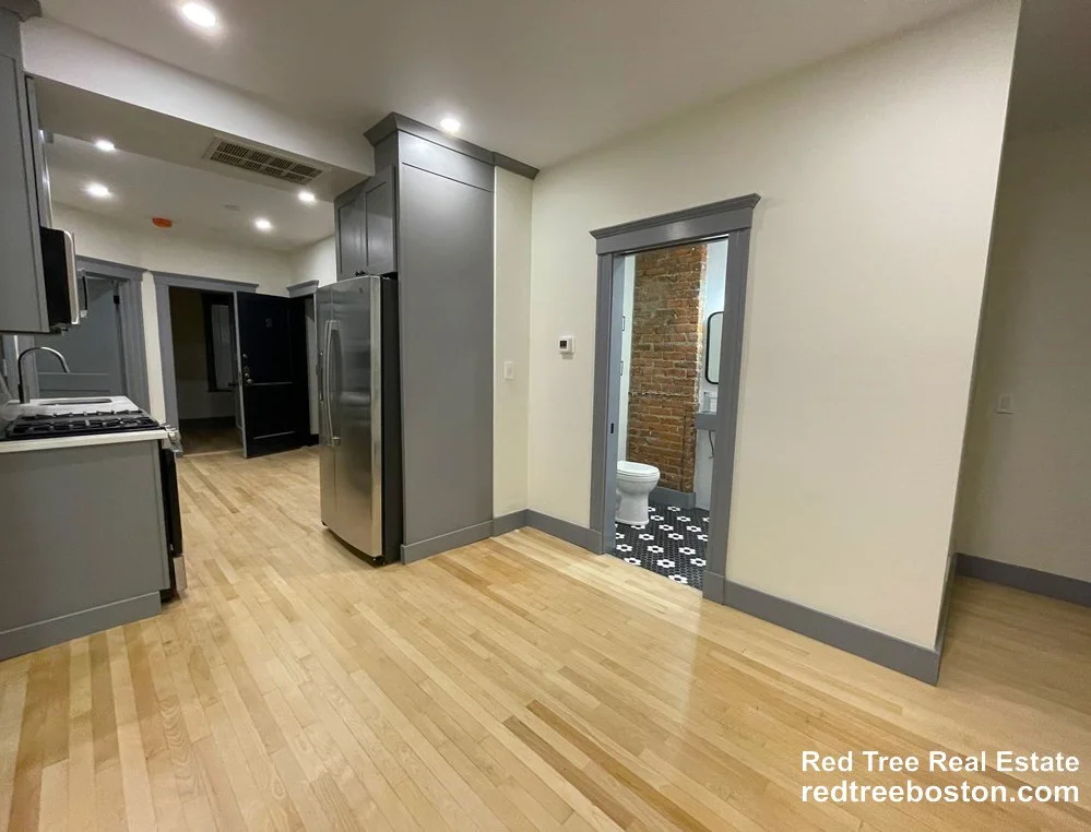 4 bed, 2 bath apartment for rent at 41 Long Ave Unit 2A, Brighton — photo 3 of 11