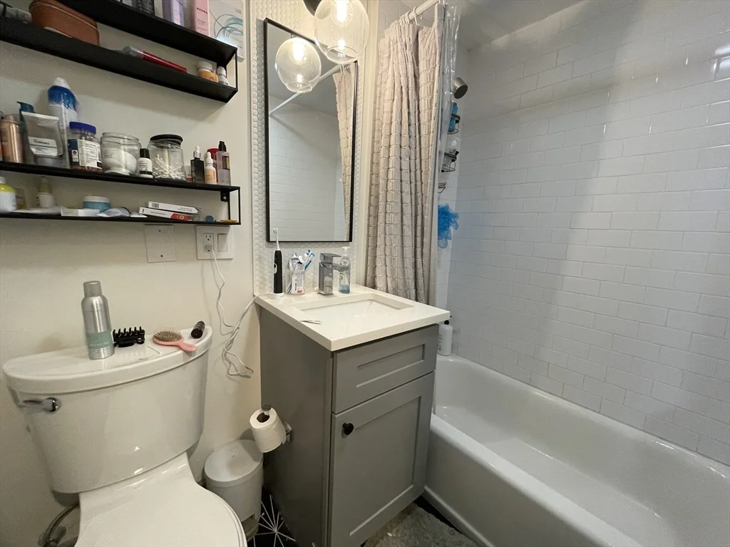 2 bed, 1 bath apartment for rent at 41 Long Ave Unit B2, Allston — photo 12 of 13