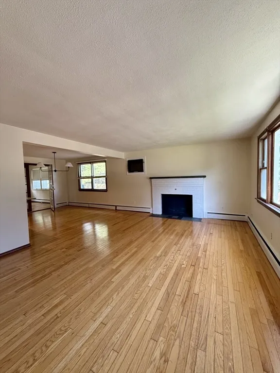 3 bed, 2 bath apartment for rent at 41 Loomis St Unit 41, Cambridge Highlands — photo 3 of 13