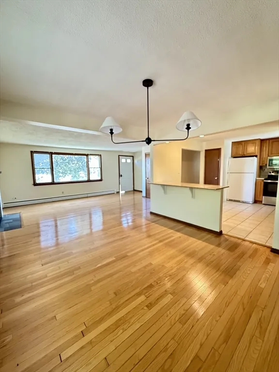 3 bed, 2 bath apartment for rent at 41 Loomis St Unit 41, Cambridge Highlands — photo 4 of 13