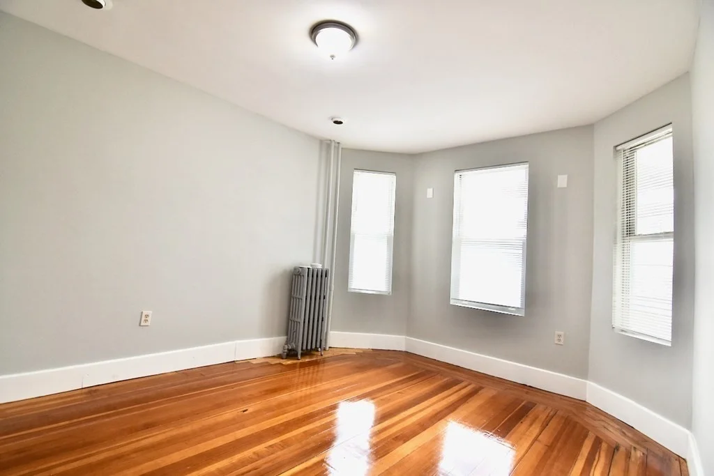 4 bed, 1 bath apartment for rent at 41 Lucerne Unit 1, Dorchester — photo 13 of 19