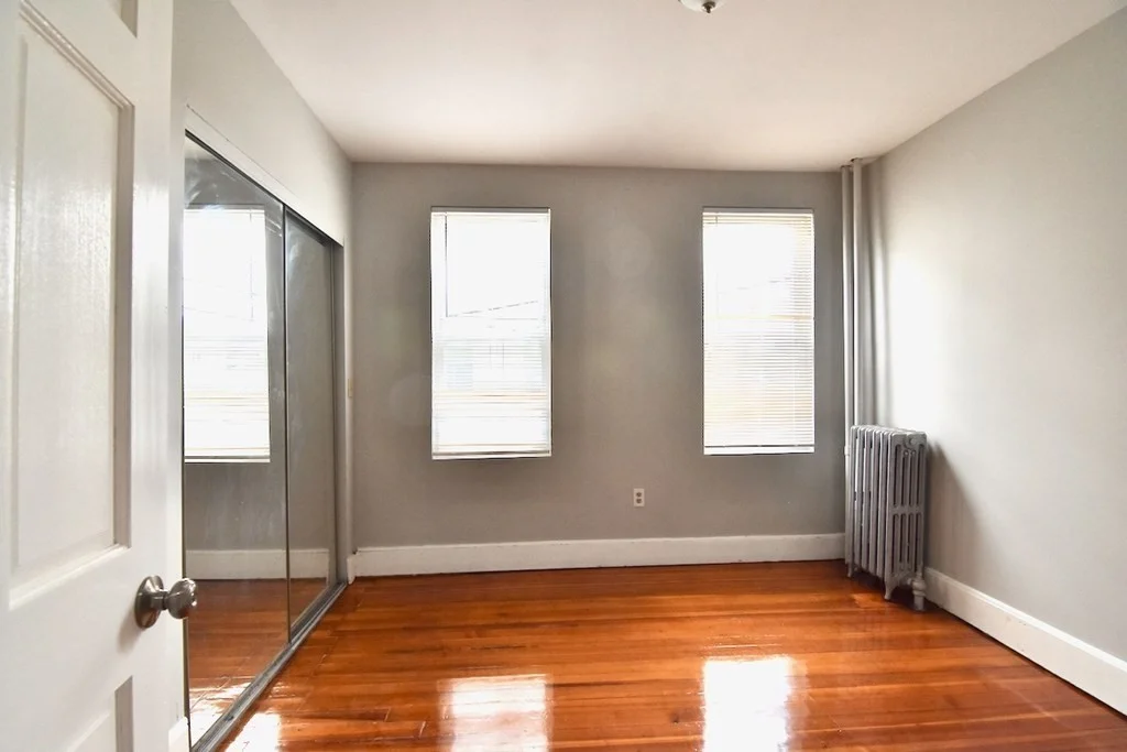 4 bed, 1 bath apartment for rent at 41 Lucerne Unit 1, Dorchester — photo 10 of 19