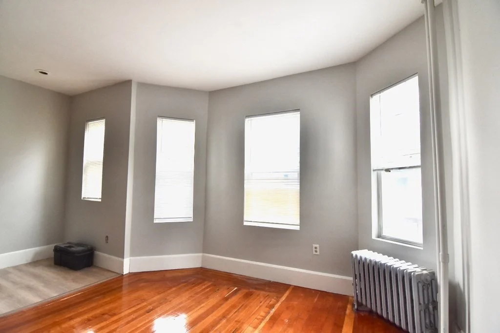 4 bed, 1 bath apartment for rent at 41 Lucerne Unit 1, Dorchester — photo 16 of 19