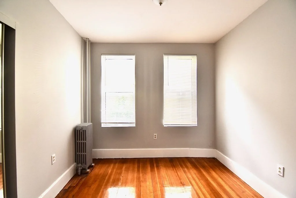 4 bed, 1 bath apartment for rent at 41 Lucerne Unit 1, Dorchester — photo 11 of 19