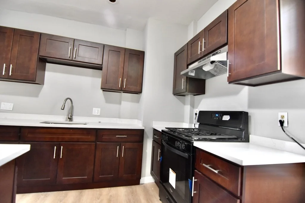 4 bed, 1 bath apartment for rent at 41 Lucerne Unit 1, Dorchester — photo 3 of 19