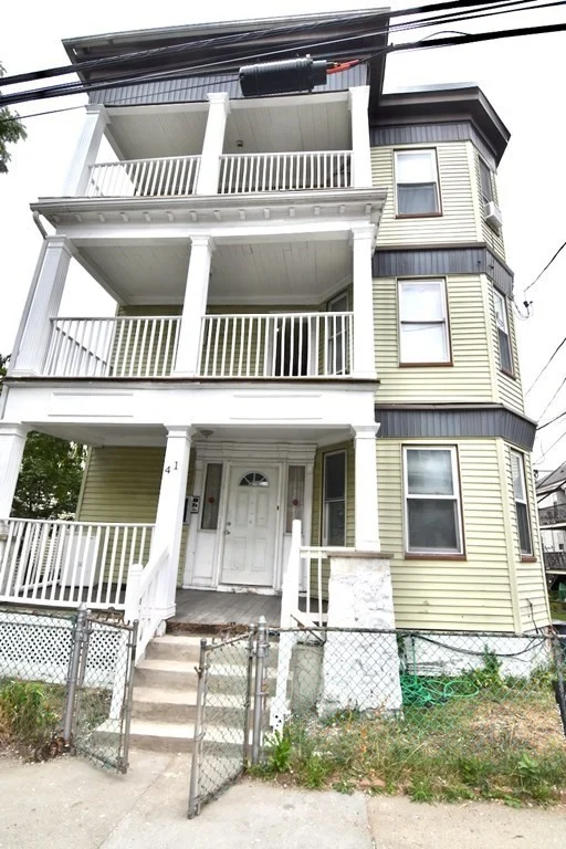 4 bed, 1 bath apartment for rent at 41 Lucerne Unit 1, Dorchester — photo 19 of 19