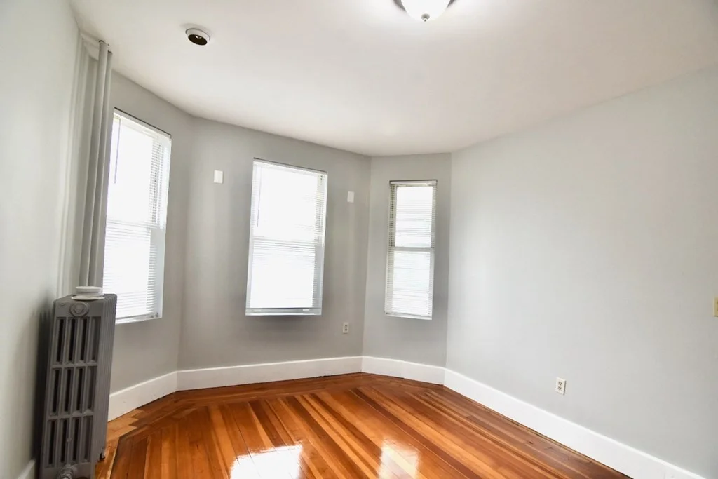 4 bed, 1 bath apartment for rent at 41 Lucerne Unit 1, Dorchester — photo 14 of 19
