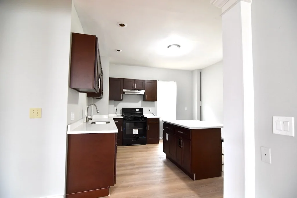 4 bed, 1 bath apartment for rent at 41 Lucerne Unit 1, Dorchester — photo 4 of 19