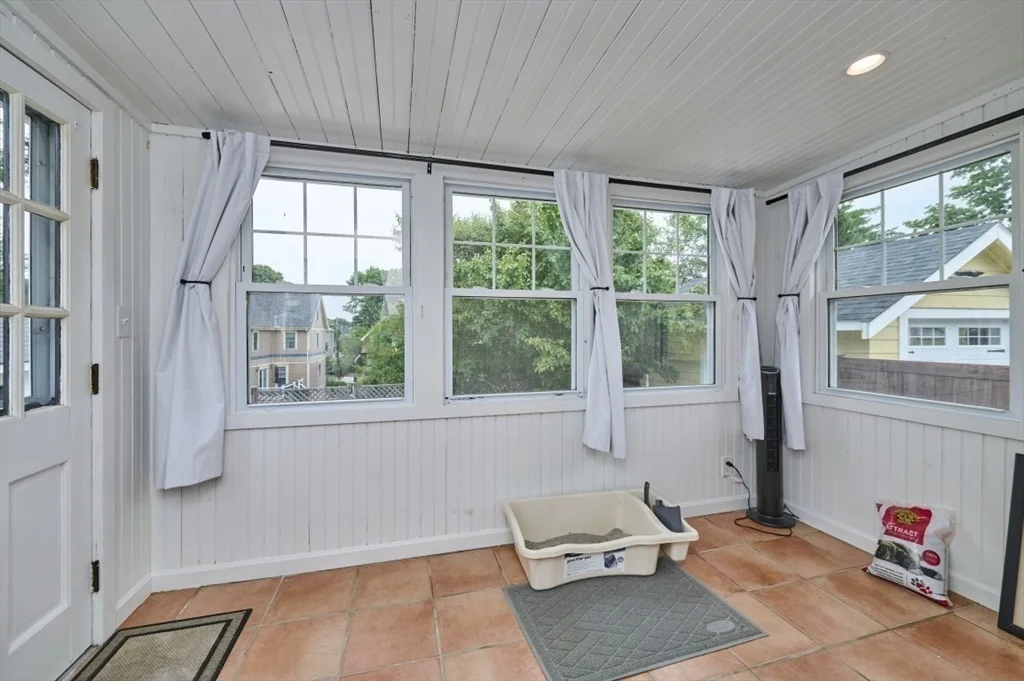 2 bed, 2 bath apartment for rent at 41 Lynde Ave, Melrose — photo 18 of 27