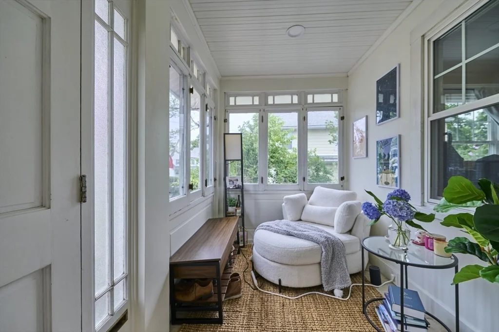 2 bed, 2 bath apartment for rent at 41 Lynde Ave, Melrose — photo 4 of 27