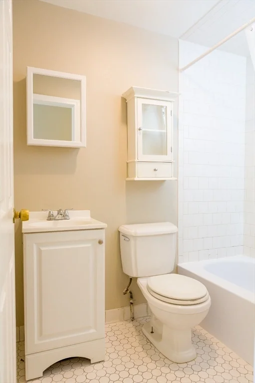 3 bed, 1 bath apartment for rent at 41 Marion, East Boston — photo 16 of 19