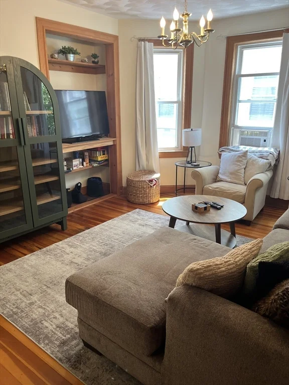 3 bed, 1 bath apartment for rent at 41 Montfern Ave Unit 1, Brighton — photo 2 of 10